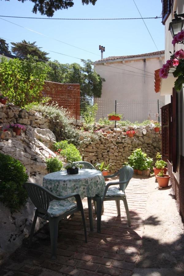 Apartments And Rooms With Parking Space Cunski, Losinj - 2498 Экстерьер фото