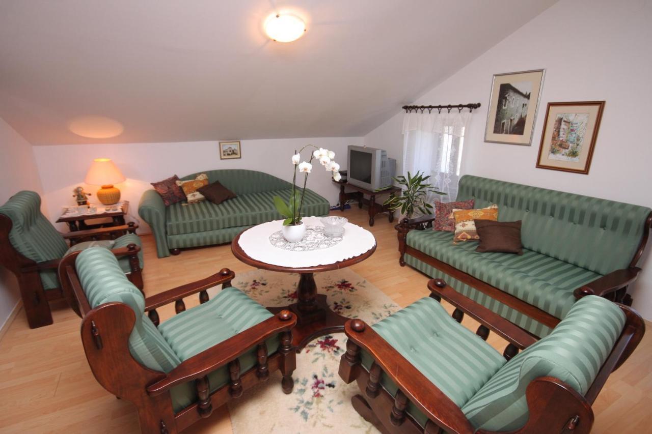 Apartments And Rooms With Parking Space Cunski, Losinj - 2498 Экстерьер фото