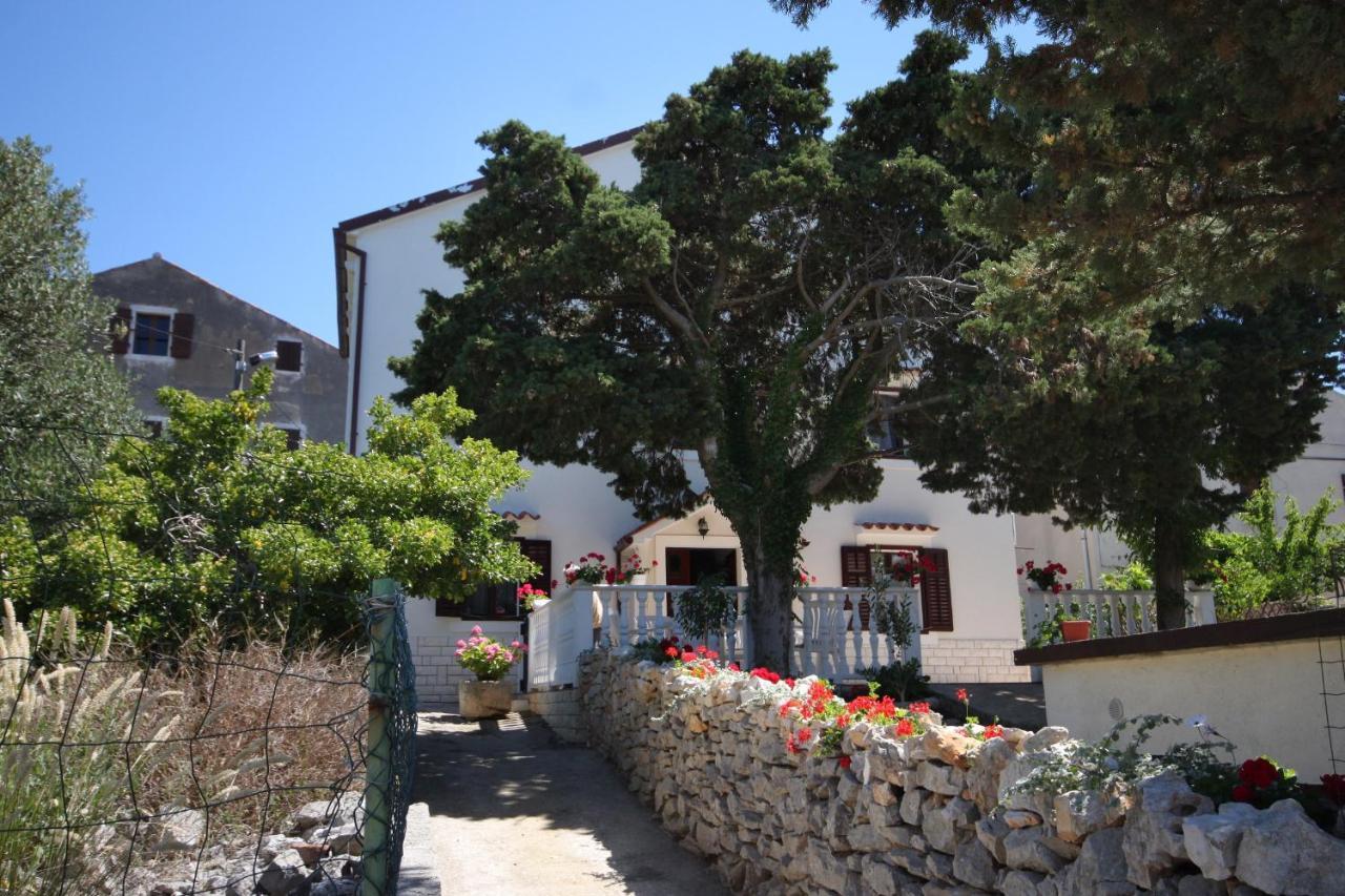 Apartments And Rooms With Parking Space Cunski, Losinj - 2498 Экстерьер фото