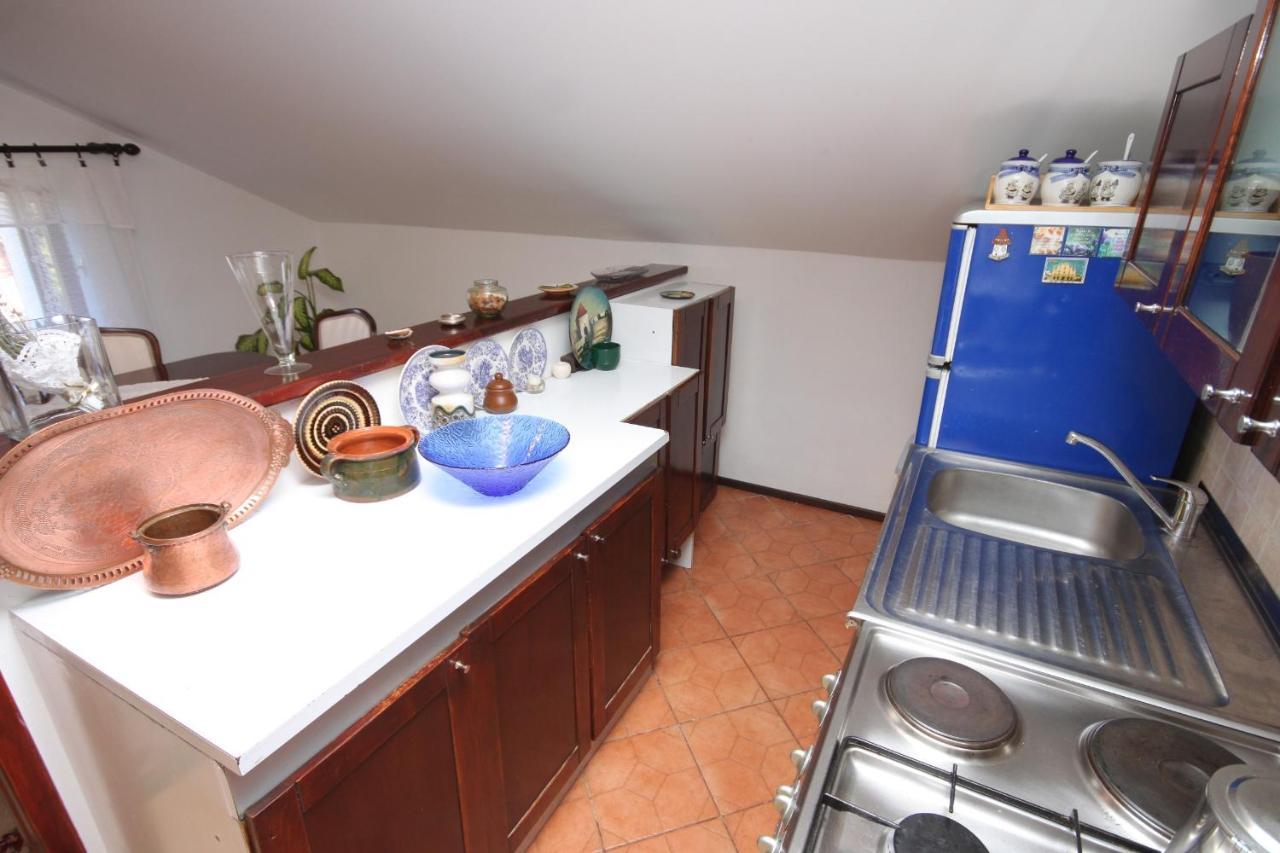 Apartments And Rooms With Parking Space Cunski, Losinj - 2498 Экстерьер фото